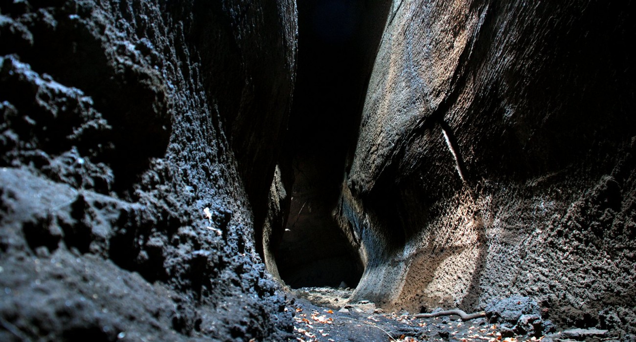Grotta di Serracozzo Canale Lavico Etna